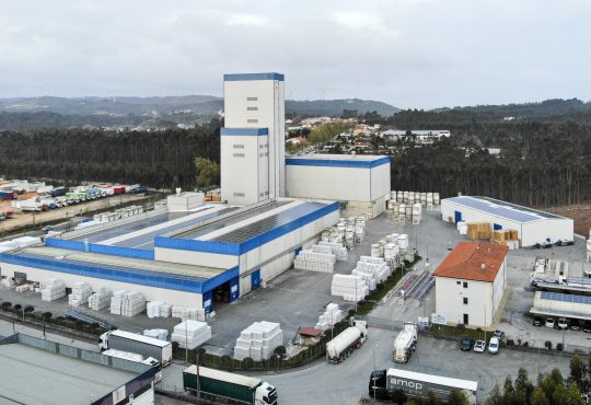 FASSA BORTOLO, lo stabilimento di Batalha festeggia il suo 20° anniversario