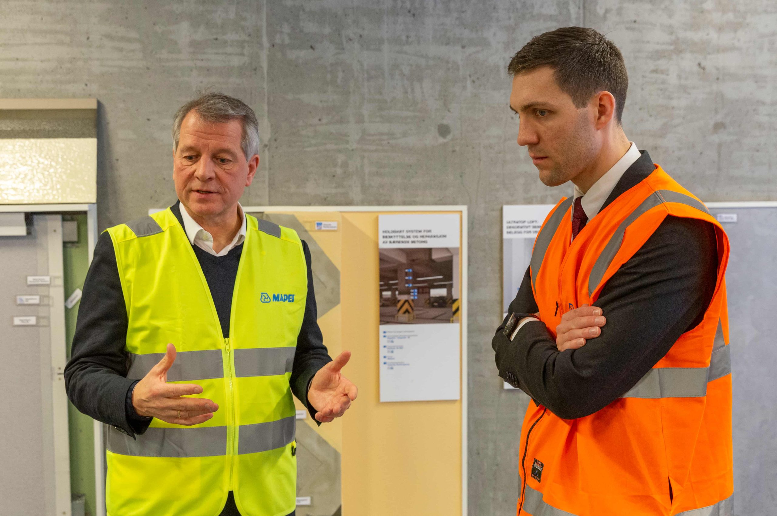 Il ministro del clima e dell'ambiente norvegese in visita ai laboratori di ricerca Mapei.
