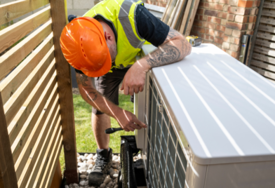 Progettare con efficienza: come calcolare il corretto dimensionamento della pompa di calore negli edifici residenziali