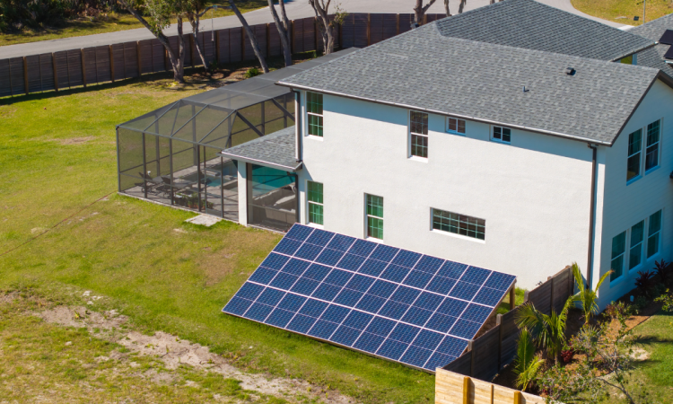 Fotovoltaico a terra nei campi
