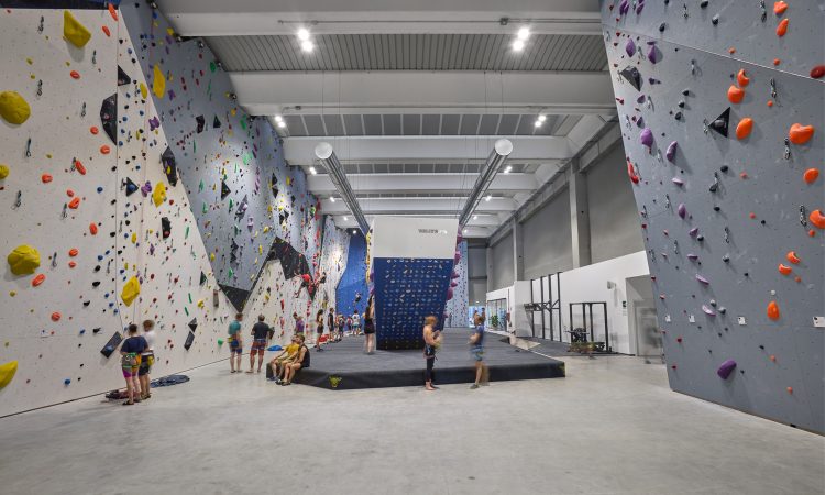 GEWISS firma l’infrastruttura tecnologica del Salewa Cube Varese